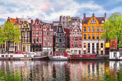 5 hrs Golden Age Amsterdam Private Walking Tour With Local Guide - Centraal Station, St. Nicholas Basilica, and the Weeping Tower link to Henry Hudson