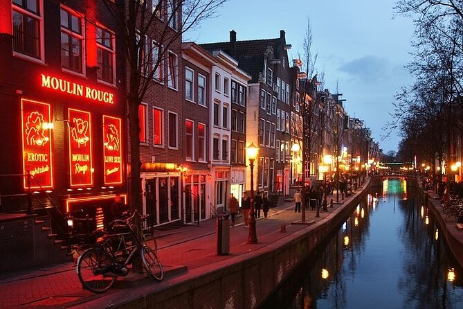 5 hrs Golden Age Amsterdam Private Walking Tour With Local Guide - Begijnhof: a calm courtyard with Beguines, hidden churches, and a 1345 legend