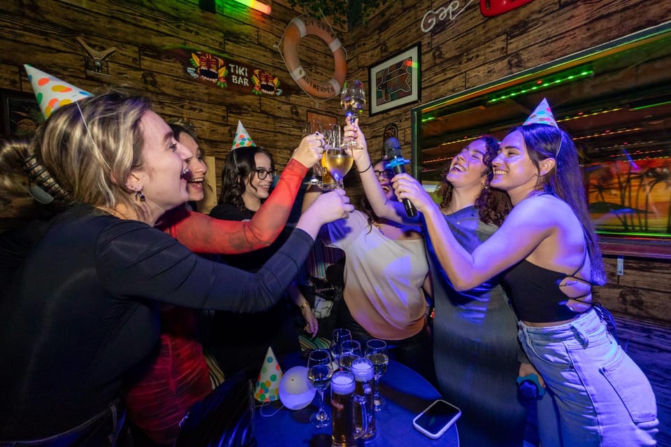 Aloha Amsterdam: Private Karaoke Booth with 20.000 Songs - Inside the Hawaii-themed karaoke room: what private time buys you