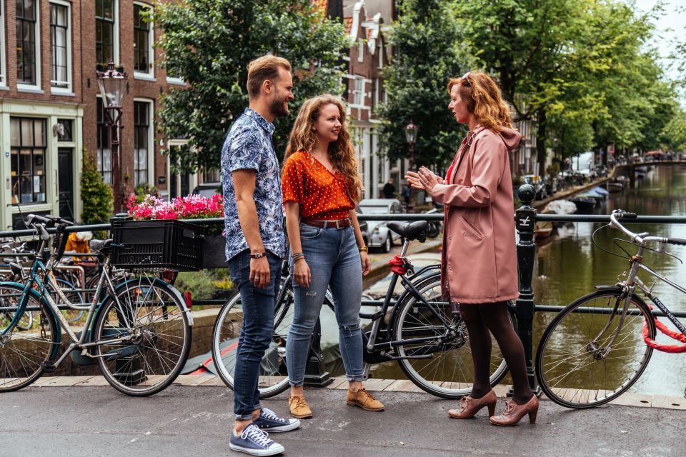 Amsterdam: 1.5-Hour Private Kick-Start Tour with a Local - Private group setup: what you gain in a short time window