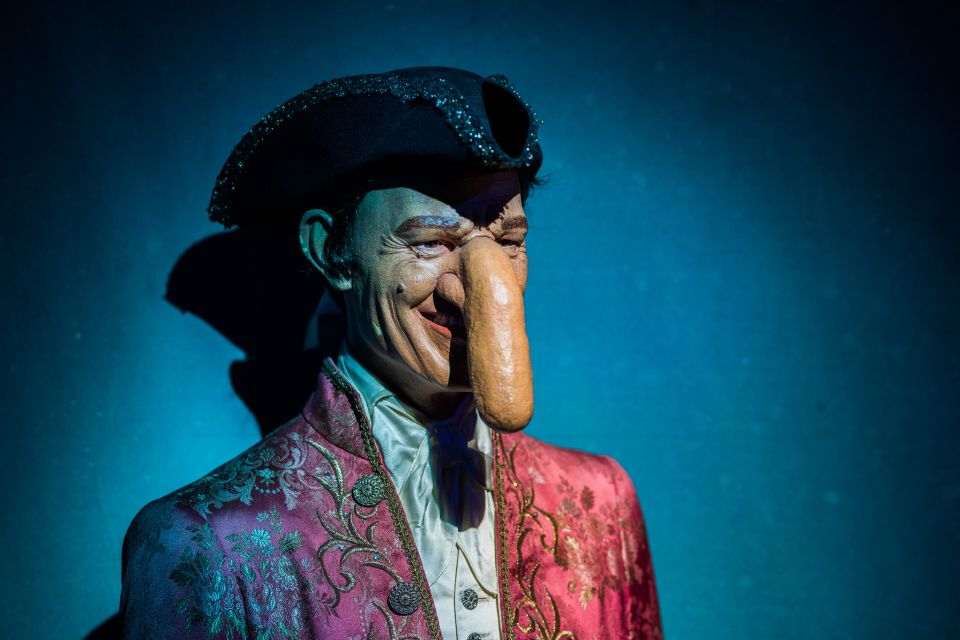 Amsterdam 1-Hour Canal Cruise and Ripley’s Believe it or Not - Seasonal note: holiday opening hours at Ripley’s