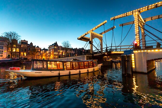 Amsterdam: 1-Hour Canal Cruise in the Evening - Singel and Magere Brug: two different moods on one canal loop