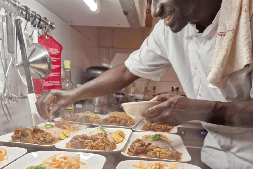 Amsterdam: 3-course dinner party at secret pop-up restaurant - The 3-course dinner party flow: how the night moves