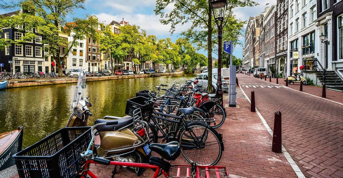 Amsterdam: 3-Hour Private Bike Tour of the City Center - Why Amsterdam looks different from the bike lane