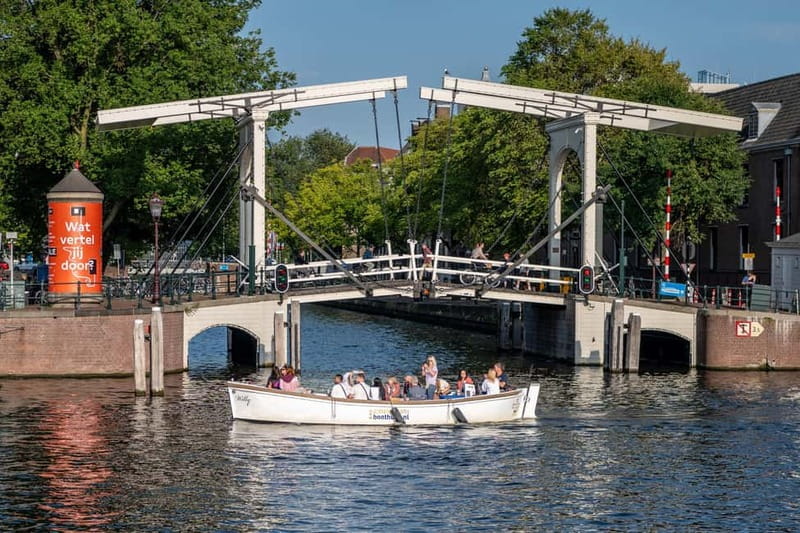 Amsterdam: 75 minute Open Boat Canal Cruise with Live Guide - Price and value: how $22 makes sense for first-time Amsterdam