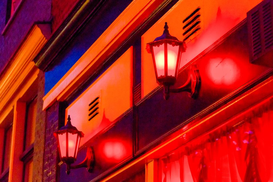 Amsterdam: After Dark Red Light District Tour - Comfort Tips for a Smooth Night (Especially in Winter)