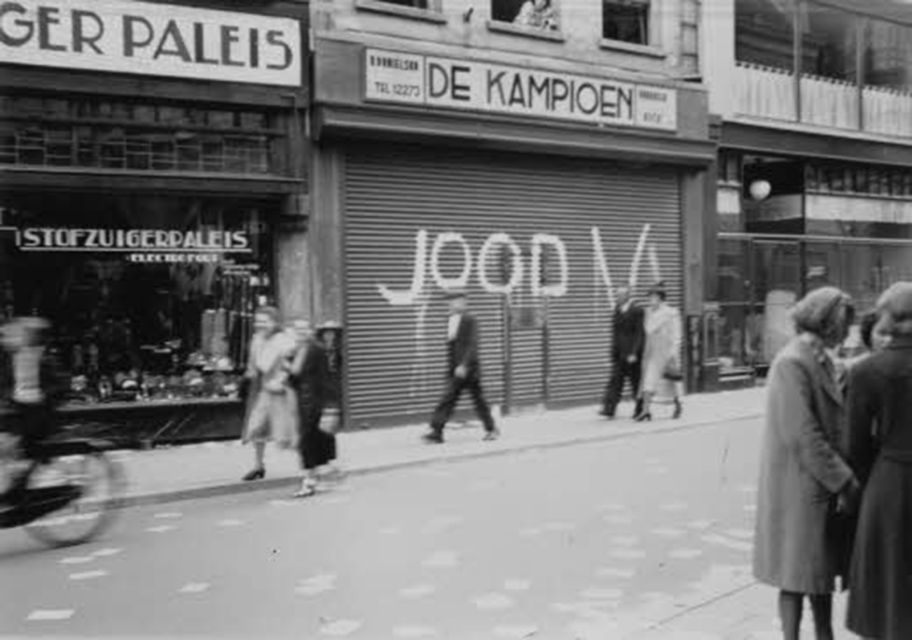 Amsterdam: Anna Frank and World War II History Walking Tour - Nazi occupation and deportations: what you see and what it means