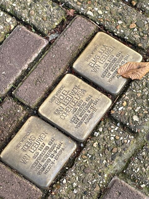 Amsterdam: Anne Frank's Last Walk & Visit the House in VR - Walking Anne Frank’s last stretch toward Prinsengracht