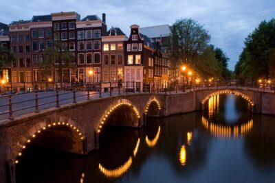 Amsterdam Architecture Tour - Meeting point on Brouwersgracht and how to plan your day