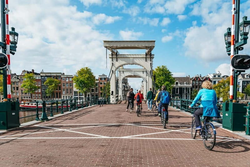 Amsterdam: Bike Tour with Optional Cruise in Small-Group - Amsterdam by bike: what makes it work so well
