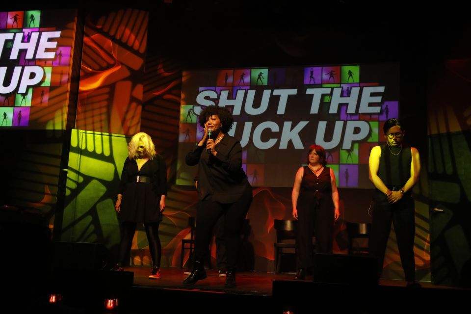 Amsterdam: ‘Boom Chicago’ English Comedy Show - Before the show: the bar/lounge vibe and drink planning