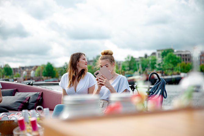 Amsterdam canal cruise in open boat – Guided tour - Timing, Meeting Point, and How to Avoid Hassle