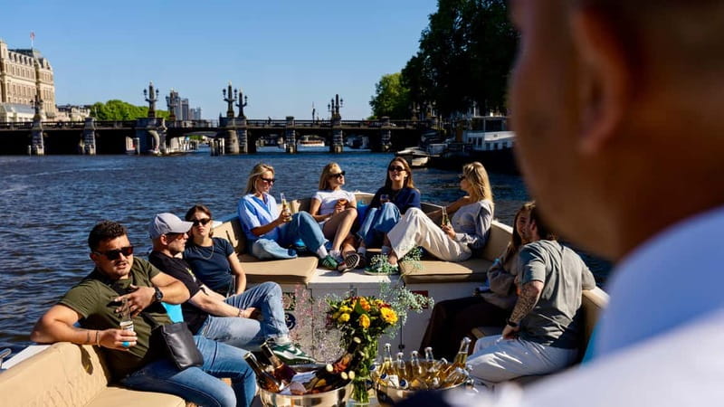 Amsterdam: Canal Cruise in Open Boat with Drink Option - The One-Hour Canal Route: What You’ll Actually See and Why It Matters