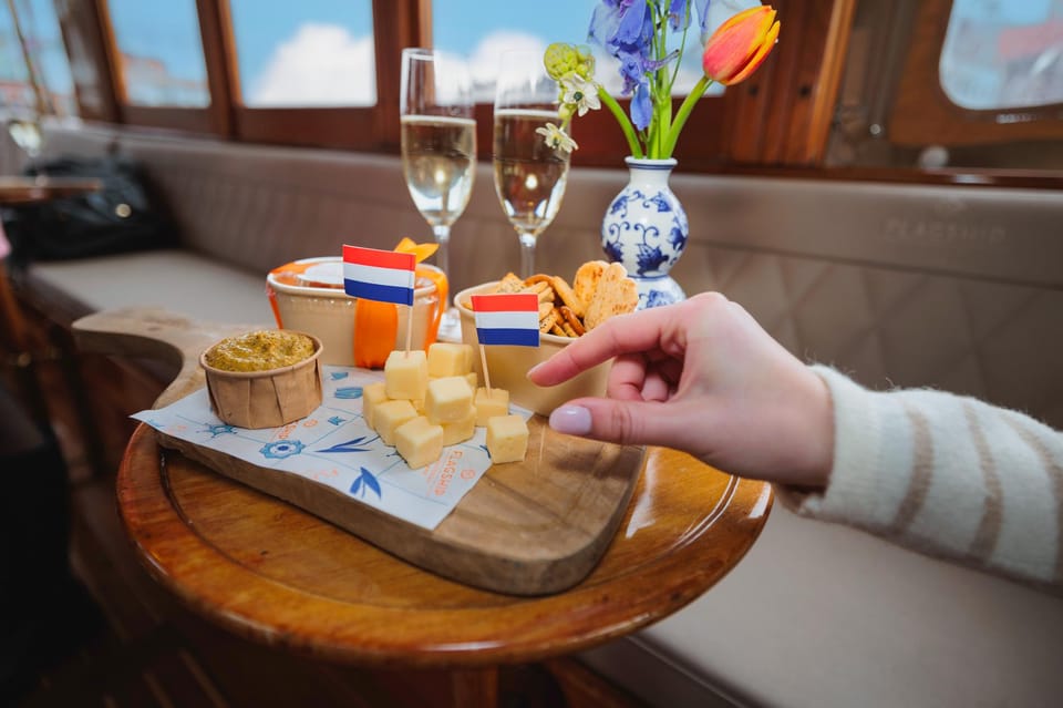Amsterdam: Canal Cruise with Bubbles & Bites - Quick Tips to Make Your One Hour Count