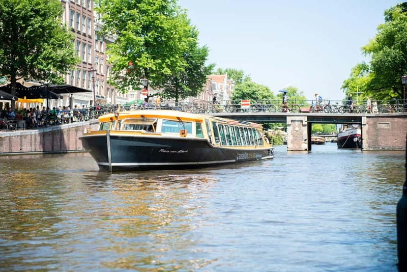 Amsterdam canal cruise with culinary burger or cheese & wine - Key highlights worth showing up for