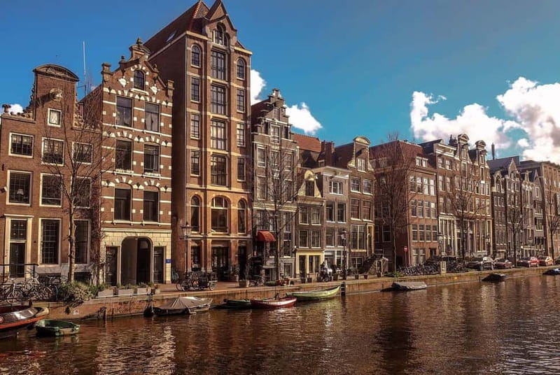 Amsterdam canal cruise with culinary burger or cheese & wine - Burger Dinner Cruise or Cheese & Wine: Choose Your Canal Dinner