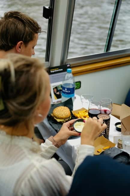 Amsterdam canal cruise with culinary burger or cheese & wine - The Canal Route: Views from De Negen Straatjes to the Jordaan