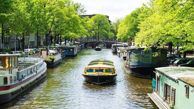 Amsterdam canal cruise with culinary burger or cheese & wine - Who This Cruise Fits Best (and Who Might Prefer Something Else)