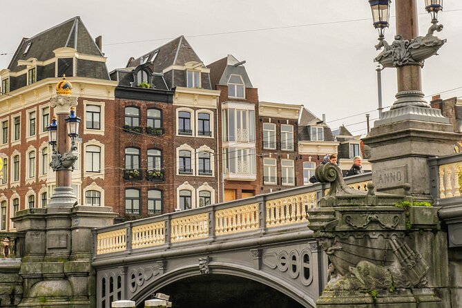 Amsterdam Canal Cruise with German Guide and unlimited drinks - What to expect from the experience vibe