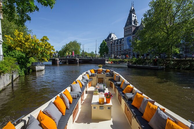 Amsterdam Canal Cruise with German Guide and unlimited drinks - Who should book this canal cruise (and who might prefer a different style)