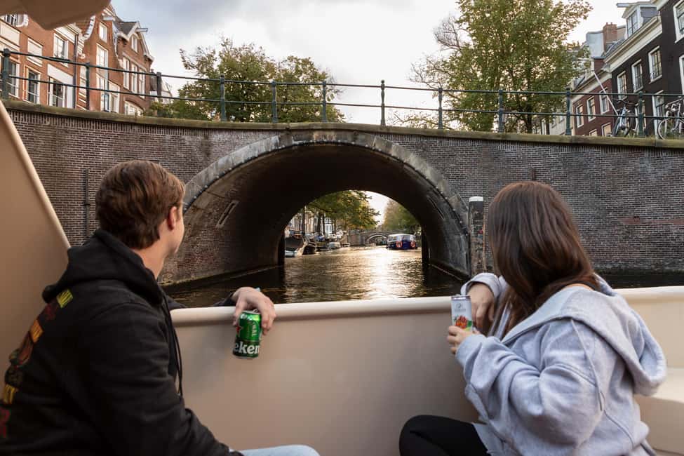 Amsterdam: Canal Cruise with Live Commentary & Audio Guide - Drinks onboard: the small extras that keep the mood up