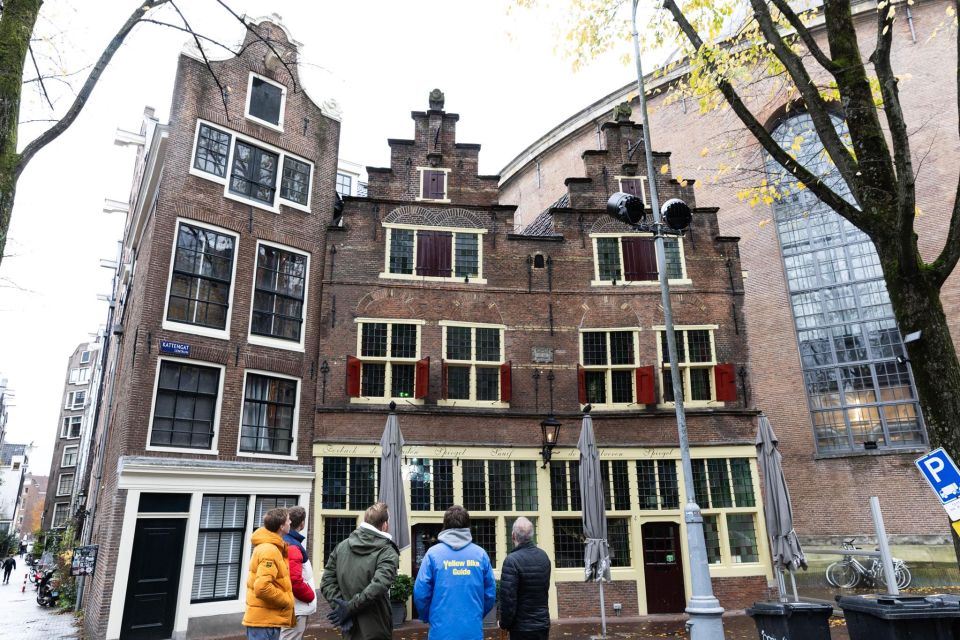 Amsterdam Central Walking Tour - From canals to courtyards: the Negen Straatjes experience