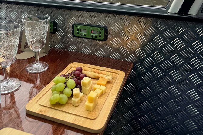 Amsterdam Cheese and Wine Canal Cruise - Cheese, Wine, and Beer: What the Included Tastings Are Like