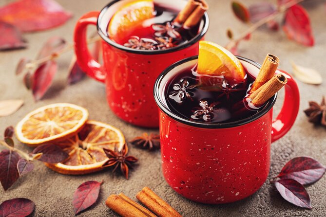 Amsterdam Christmas Walk with hot drink and Dutch treat - 9 Little Streets: Christmassy boutiques and a warm break