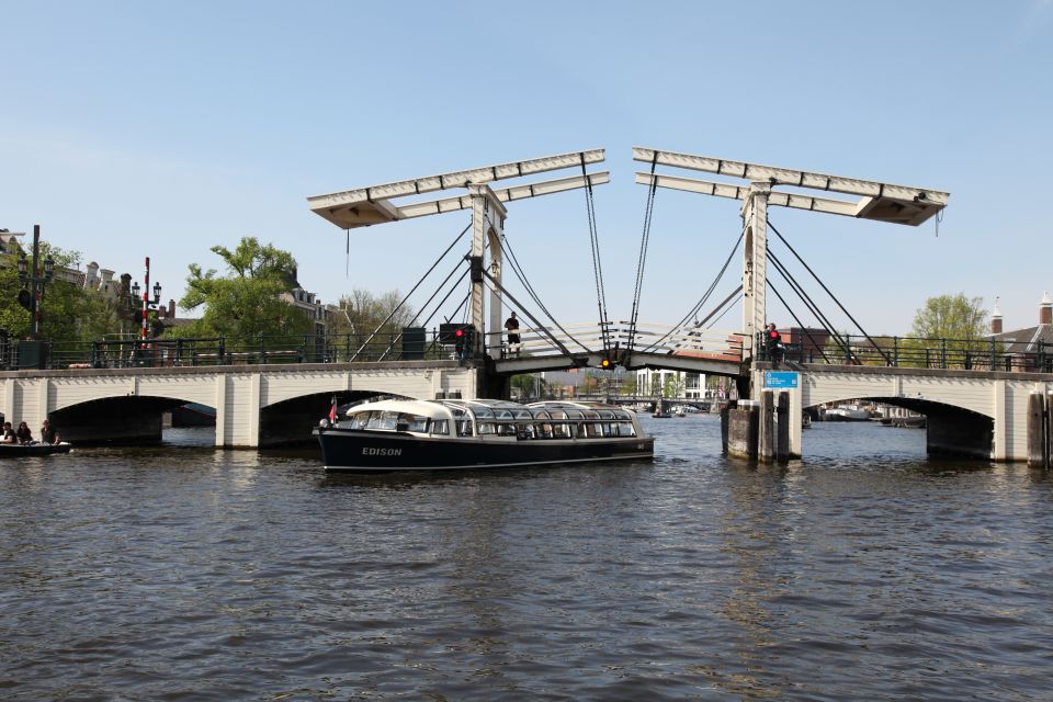 Amsterdam: City Canal Cruise & Straat Museum - On-Board Audio in Many Languages (and Why It Changes the Experience)