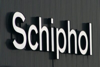 Amsterdam City to AMS Schiphol Airport departure transfer - Service Quality: Clean Cars, Punctual Drivers, and Helpful Communication