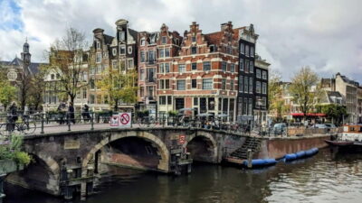 Amsterdam: City walking experience with a local - Value check: is $28 worth it?