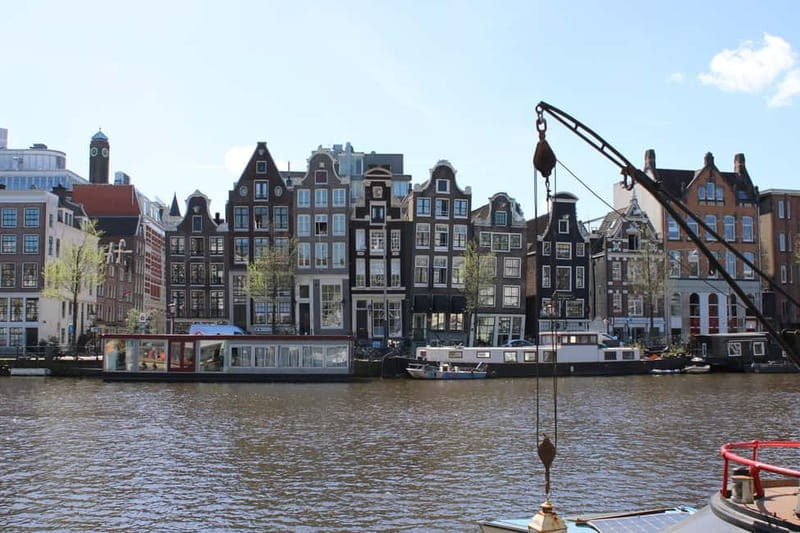 Amsterdam: City walking experience with a local - Begijnhof: quiet courtyards when the city gets loud