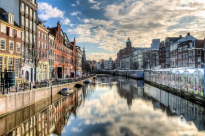 Amsterdam City walking tour - Getting started at Park Plaza Victoria Hotel (Damrak 1-5)