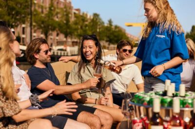 Amsterdam: Cozy Evening Canal Cruise With Open Bar Option - The 1-hour route: what you’ll see and why it works