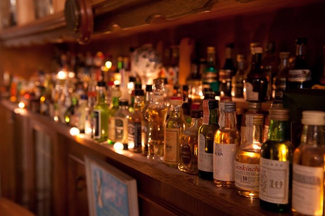 Amsterdam Craft Beer Tour - Discover the Tastiest Dutch Brews! - Stop 3: De Drie Fleschjes—an old bar with a tradition you can taste