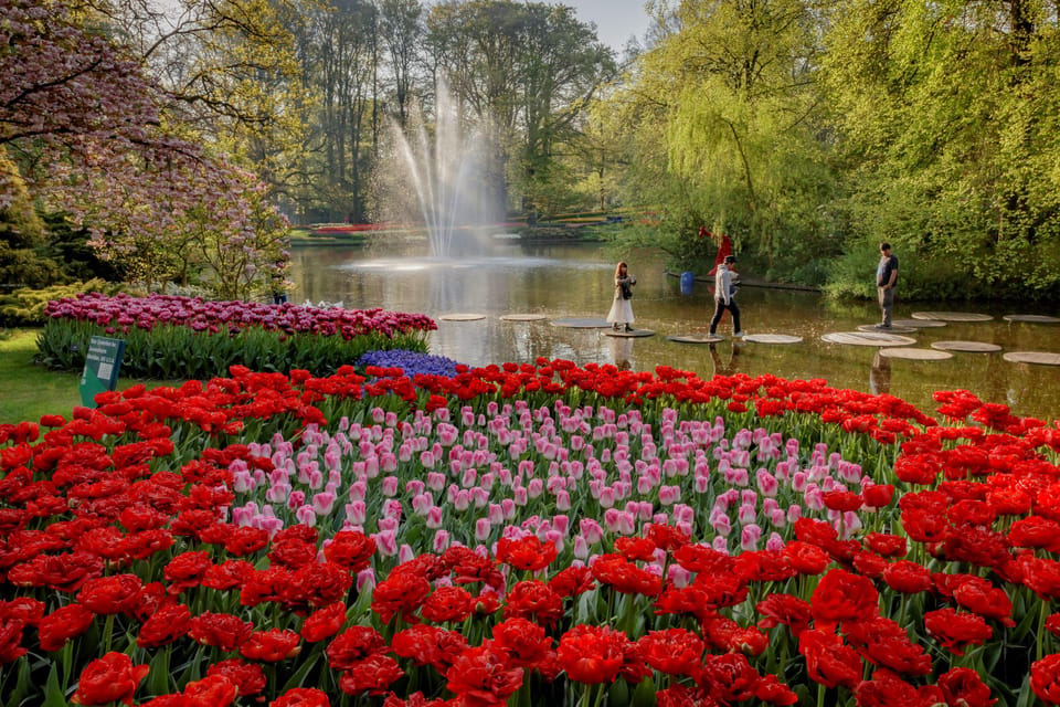 Amsterdam: Day Tour Keukenhof and Zaanse Schans Windmills - Food, souvenirs, and the included discounts (Henri Willig and De Kraai)
