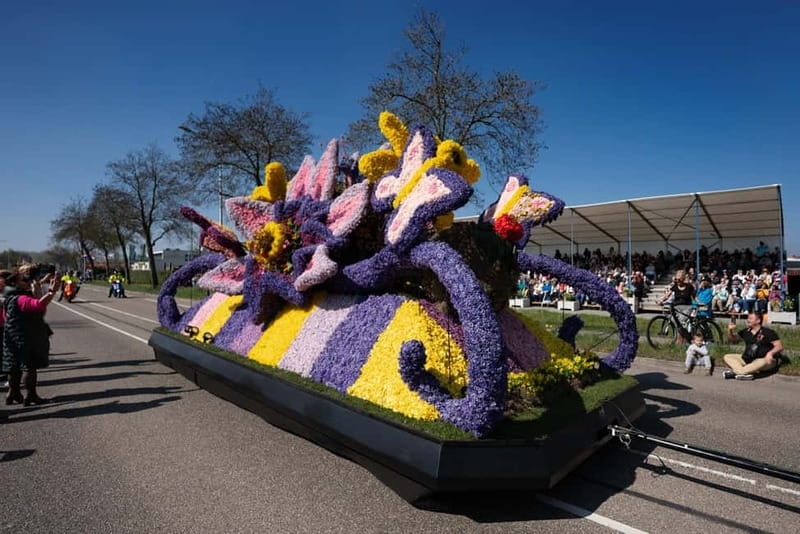Amsterdam: Day Trip to Flower Parade & Keukenhof on April 18 - When this tour is a great fit