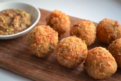 Amsterdam: Dutch Bitterballen and Croquette Tasting - Pierre Cuypers and Amsterdam Centraal: what to look for while you eat
