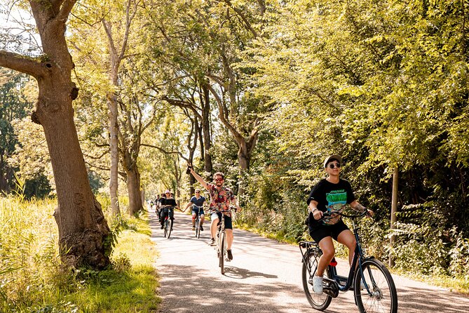 Amsterdam E Bike Tour to the Windmills of Zaanse Schans - Het Twiske: Where the Countryside Starts to Feel Real