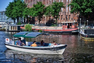 Amsterdam Essence in German: 90-minute waterway trip - What you’ll actually see on the Amsterdam Canal Ring cruise