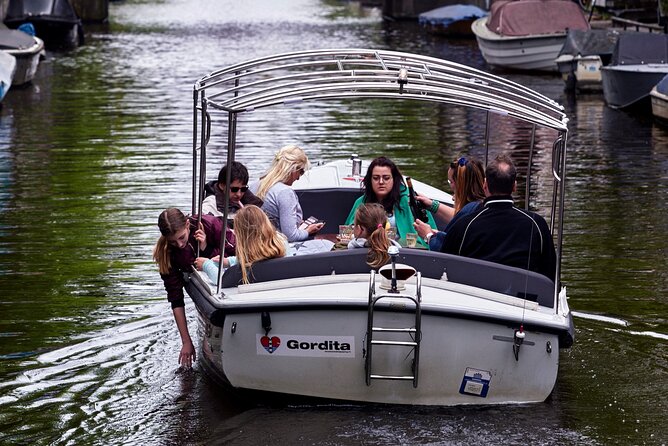 Amsterdam Essence in German: 90-minute waterway trip - Weather and timing: the practical part that can make or break plans