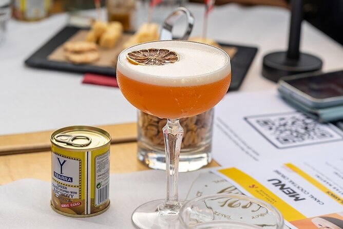Amsterdam Evening Cocktail Cruise with snacks - A 75-Minute Canal Glide That Turns Amsterdam Lights Into Entertainment