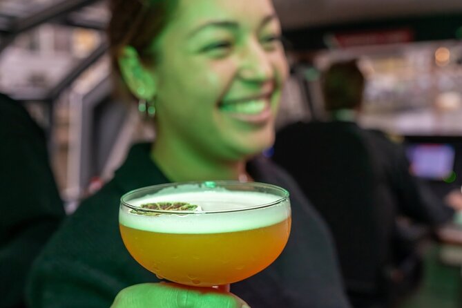 Amsterdam Evening Cocktail Cruise with snacks - Cocktails and Snacks: How the Unlimited Part Works in Practice