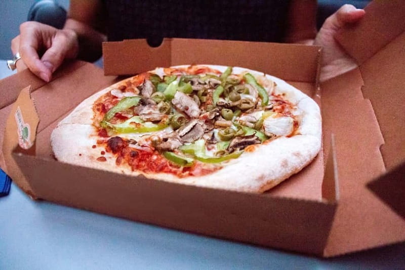 Amsterdam: Evening Pizza Cruise Along the Canals - Meeting at Stromma Damrak Pier 5: A Small Location Tip That Saves Time