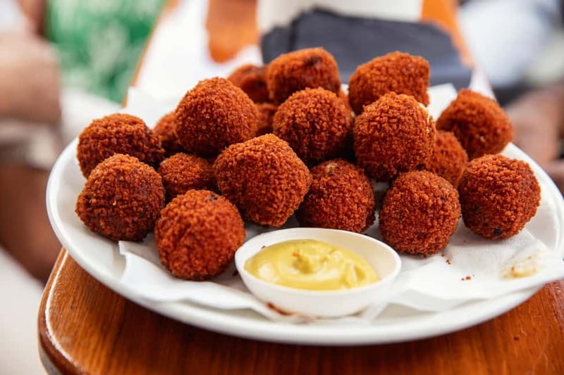 Amsterdam: Food and Canal Tour - The UNESCO canal cruise: what you’ll see, and what can go wrong