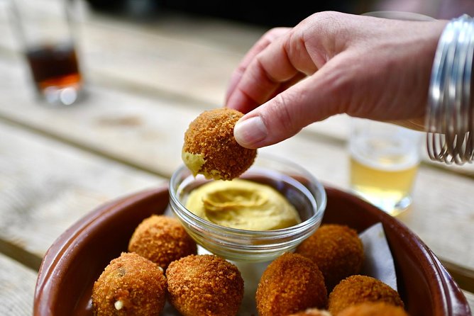 Amsterdam Food Tour of 10+ Local Classic Tastings in Jordaan Area - Stamppot, Beer, and Apple Cake: How the Tour Keeps Its Rhythm