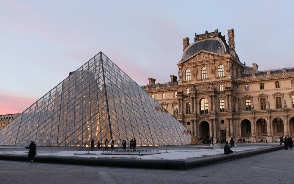 Amsterdam: Full-Day Trip to Paris - Arriving near the Eiffel Tower: why that location is such a big deal