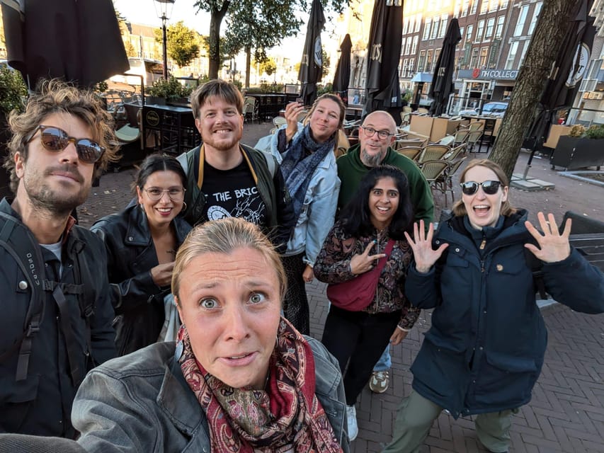 Amsterdam: Ghastly Grachten: ghost stories&dark history tour - Meeting Up at Those Dam Boat Guys and Finding Your Group