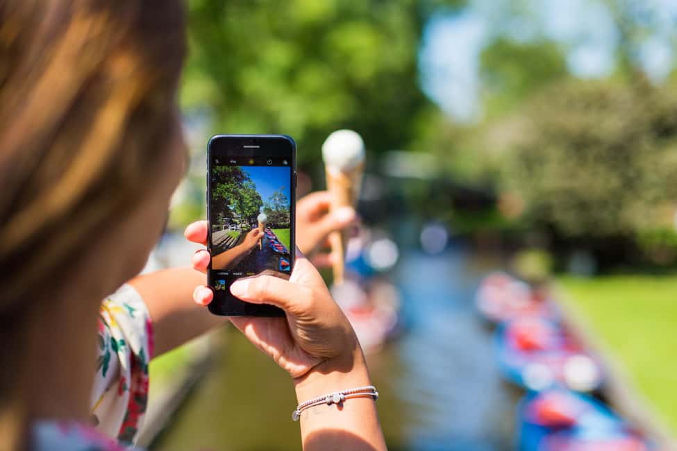 Amsterdam: Giethoorn Day Trip with Boat Tour - Practical tips for a smooth day on the water