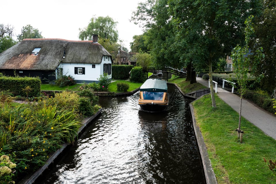 Amsterdam: Giethoorn Tour Scenic Cruise, Cheese & Free Time - Timing and logistics: what the 8-hour day feels like in practice